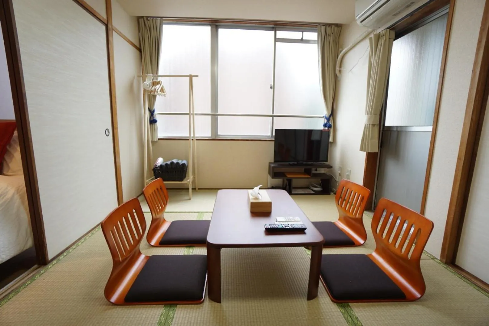 Apartment House Jodo 401 contacts